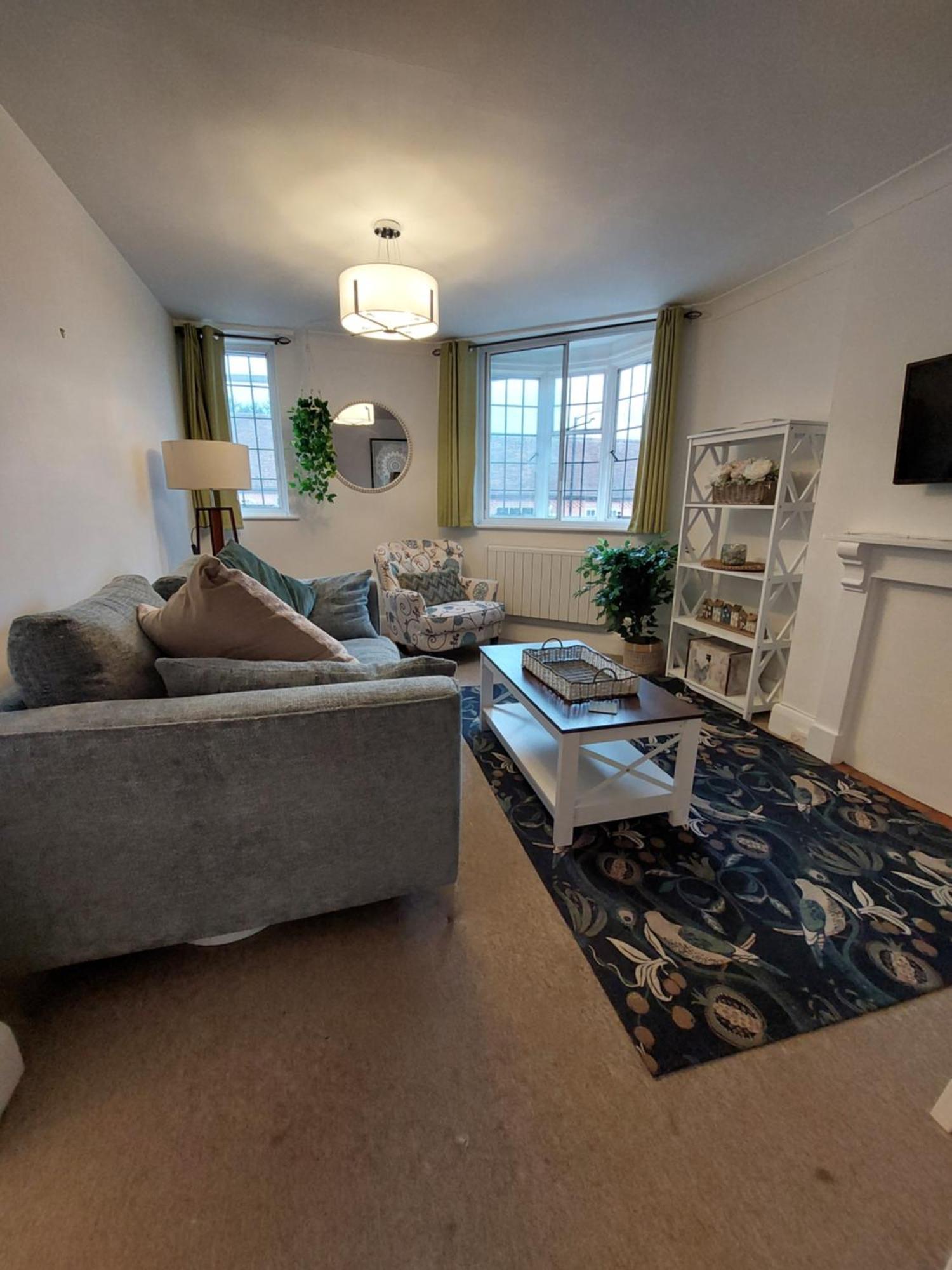 The Gallery Appartment With Parking 스트렛포드-어폰-에이본 외부 사진